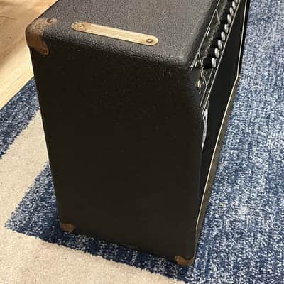 Ampeg VH-140C stereo chorus combo amp image 4