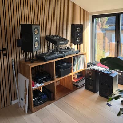Focal Shape Twin 2.5-Way Active Studio Monitor (PAIR) Dec 2020 - wood image 4