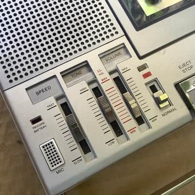 Sanyo Sanyo M-A5LL Portable cassette tape player recorder with pitch speed control and build in speaker Japan vintage image 3