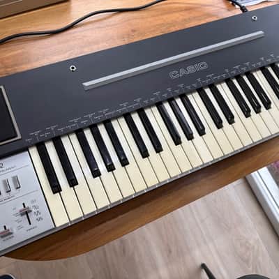 Casio CT-202 Casiotone 49-Key Synthesizer 1980s - Black