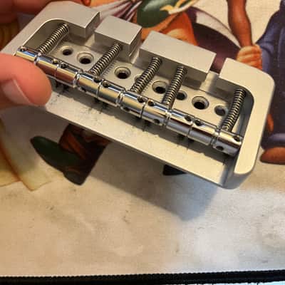 Hipshot B-Style FM3 Fender 5-String Aluminum Bridge - Satin image 4