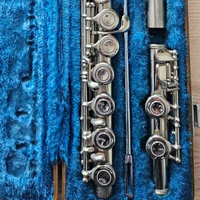 Yamaha YFL-22N Flute – Made in Japan – Fully Working – With Case image 1