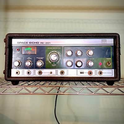Roland RE-201 Space Echo Tape Delay / Reverb 1974 - 1988 - Black