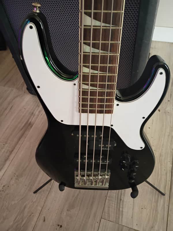 Jackson CBXNT V Bass: $379 (Save $0 from MSRP)