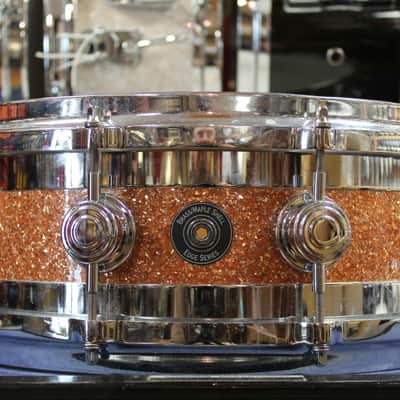 Immagine DW 5x14 Edge Series Snare Drum in Champagne Glass Glitter - 3