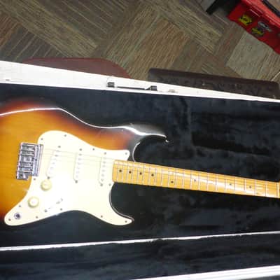 Fender " Dan Smith " 2 Knob SSS Stratocaster w/Case 1983 - Tobacco Burst image 6