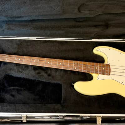 Fender Jazz Bass Made In USA 1995 Cream White with Case - Pre Owned image 1