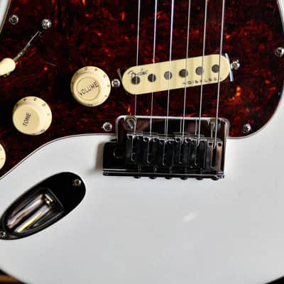 Fender American Ultra Stratocaster Left-Handed LH RW 2021 Arctic Pearl APL US210072828 7lb 15.9 oz image 9