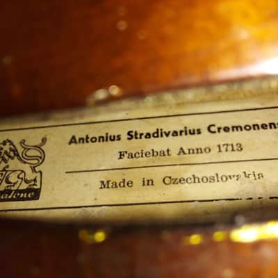 Lignatone Cremonensis sized 3/4 violin with case. Czechoslovakia. Very Good Cond image 2