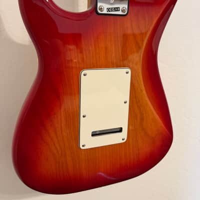 Fender Player II Stratocaster HSS 2024 - Aged Cherry Burst, Chambered Body image 4