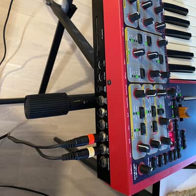 Nord Lead 2 Keyboard image 3