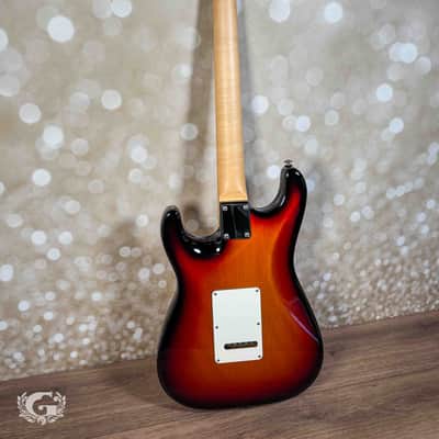 Suhr Classic S SSS Maple 2025 - 3 Tone Sunburst image 7