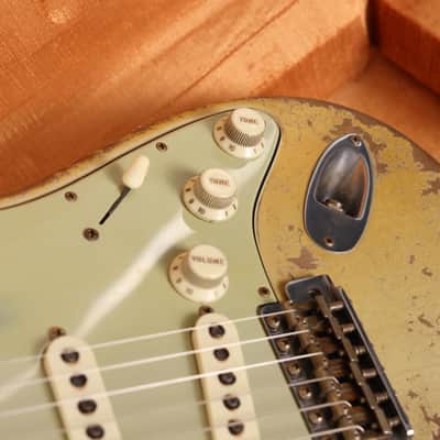 Fender Custom Shop 1960 Stratocaster Ultimate Relic Masterbuilt Dale Wilson Sonic Blue image 6