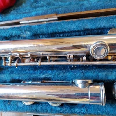 Yamaha YFL-31 Flute, Japan, Good Condition (Very Good Playing Condition) image 7