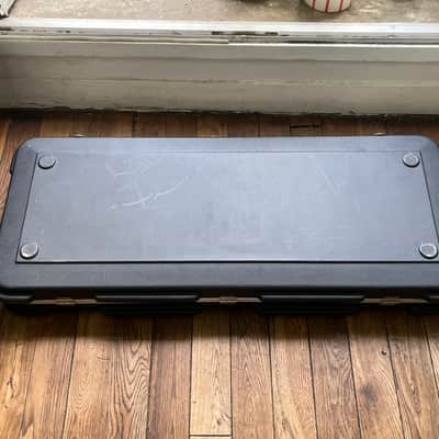 Ernie Ball Music Man Flight case / bass cases / housse rigide Mid-2000 - Black image 3