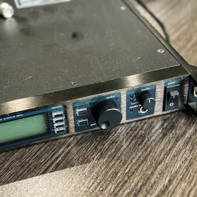 Shure UR4D+ Dual Wireless Receiver 518-578 MHz image 3