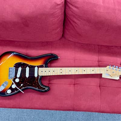 Fender Custom Shop American Classic Stratocaster 1996 - 3-Color Sunburst Birdseye Maple Neck image 3