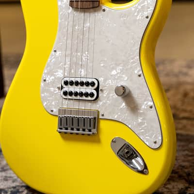 Fender Tom DeLonge Stratocaster Graffiti Yellow (USED) image 3