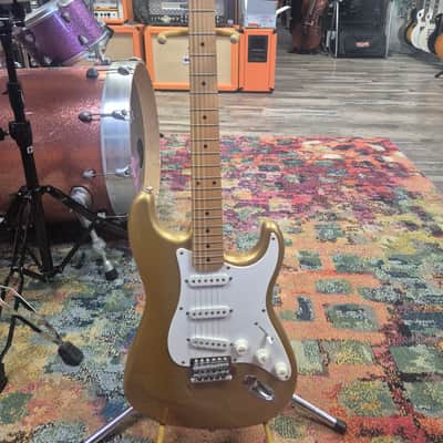Squier Affinity stratocaster 20th anniversary 2002 - Gold sparkle image 1