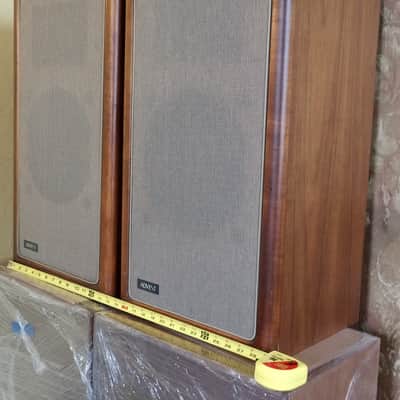 Advent Large Loudspeaker 1970s Walnut image 2