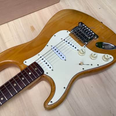 Fender 1977 Left hand Lefthanded Lefty stratocaster / vintage made in USA / Player guitar image 4
