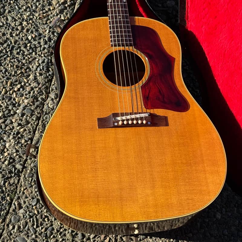 1967 Gibson J-50 - Natural J-45