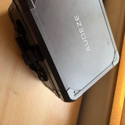 Audeze LCD-2 Closed-Back 2019 - Matte Carbon image 15