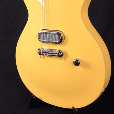Duesenberg Senior Blonde image 5