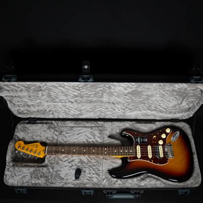 Fender American Professional II HSS Stratocaster Rosewood Fingerboard 3-Color Sunburst 2022 (US22110852) image 18