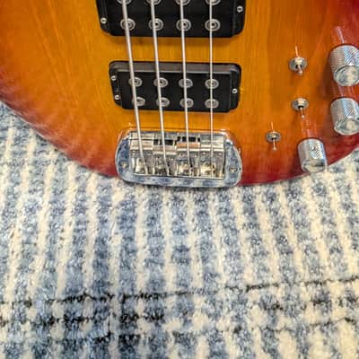 G&L USA CLF Research L-2000 4 String Bass & Case 2021 - Cherryburst image 3