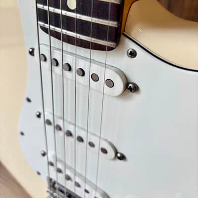 Fender American Standard Stratocaster with Rosewood Fretboard 2011 - Olympic White image 6