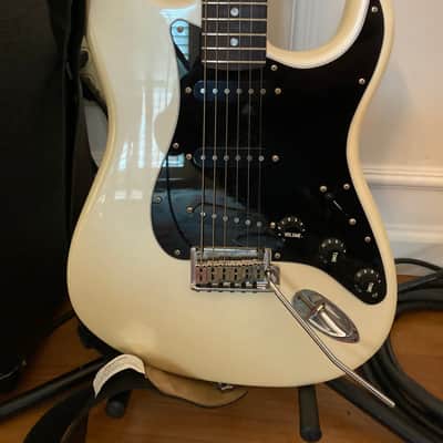 Fender American Deluxe Stratocaster 2011 Pearl + Lindy Fralin pickups image 2