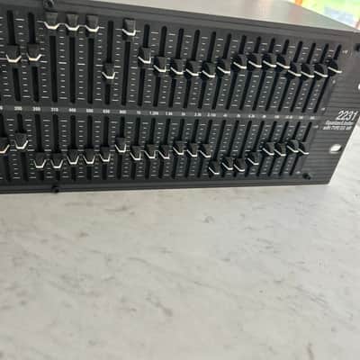 dbx 2231 2-Channel 31-Band Graphic Equalizer/Limiter w/ Type III Noise Reduction 2010s - Black image 5