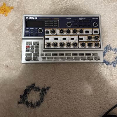 Yamaha AN200 Desktop Synthesizer 2001 - Silver image 1