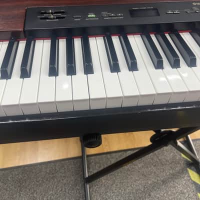 USED Yamaha P120 digital piano - weighted keys, touch responsive image 5