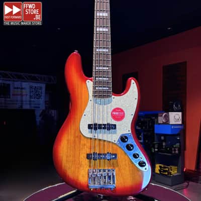 Squier Classic Vibe Active '70s Jazz Bass V 2025 - Present - Sienna Sunburst image 1