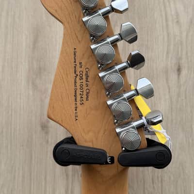 Squier Bullet SSS Trem With Locking Tuners 2010 - Black image 3