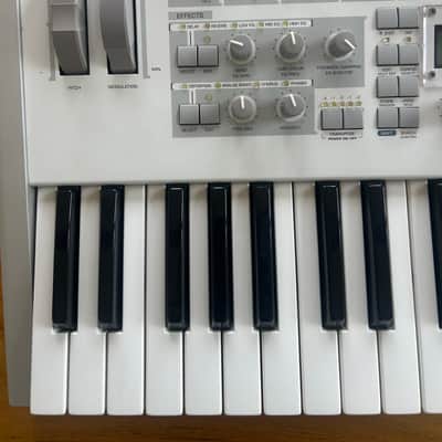 Access Virus TI Polar 37-Key Digital Synthesizer 2005 - White image 3