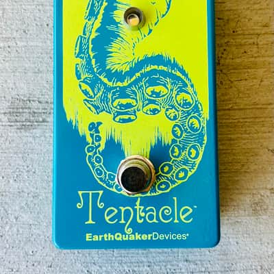 EARTHQUAKER TENACLE OCTAVE UP GUITAR / BASS PEDAL W BOX image 1