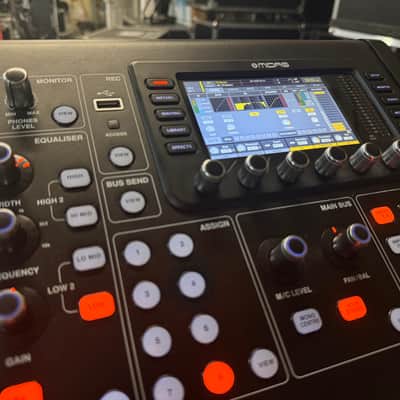 Midas M32R LIVE Digital Mixing Console 2018 - Present - Black image 2
