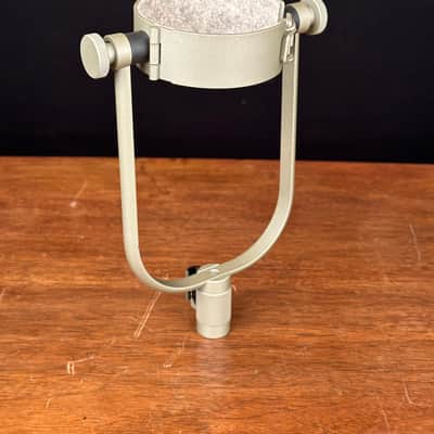 Neumann M 49 V Large Diaphragm Multipattern Tube Condenser Microphone. MINT. Full package. M49V M49 image 15