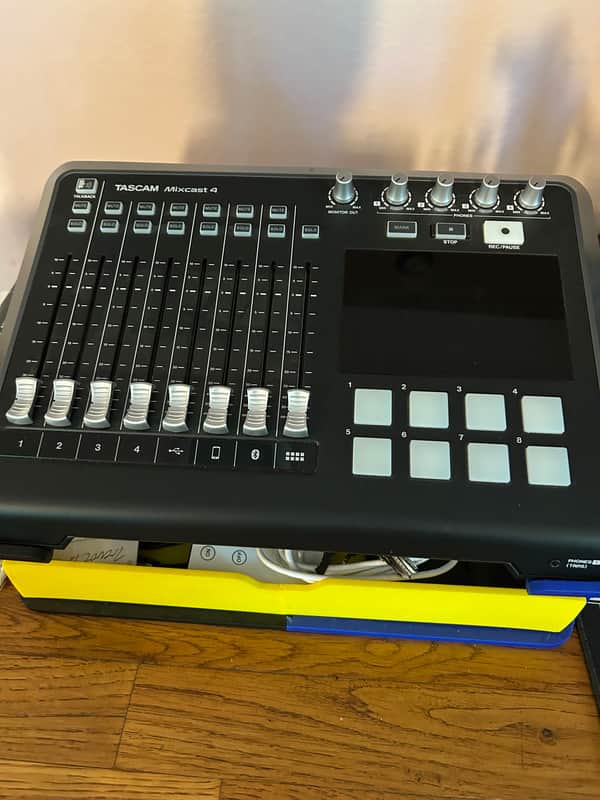 TASCAM Mixcast 4 Digital Audio Workstation 2021 - Present - Silver image 1