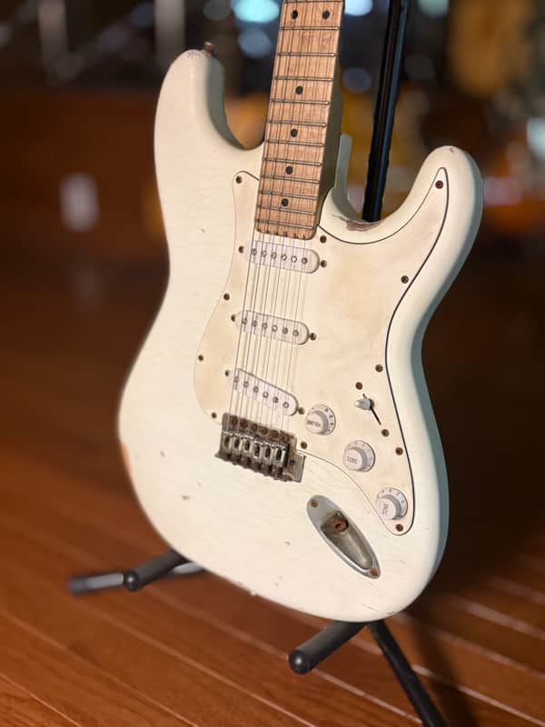 Indy Custom Relic Strat 2010's - White image 1