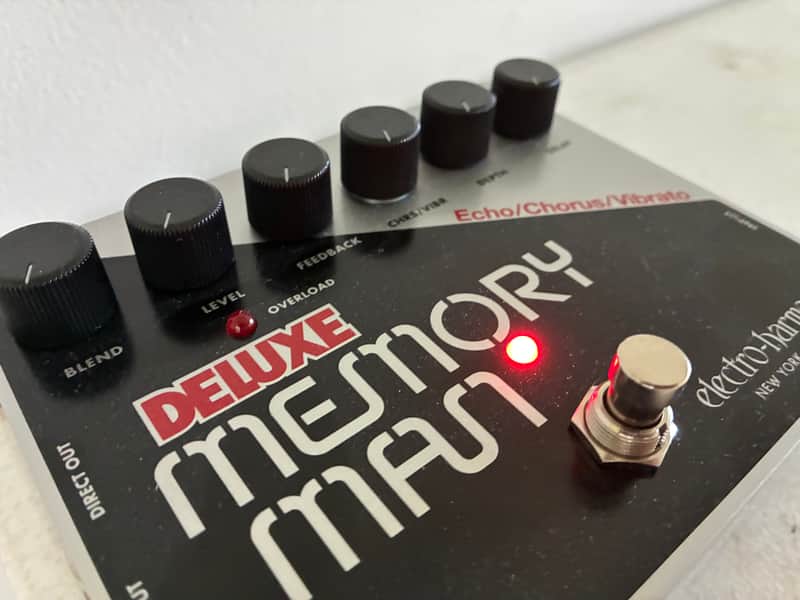 Electro-Harmonix Deluxe Memory Man 550Ms Analog Delay / Chorus / Vibrato