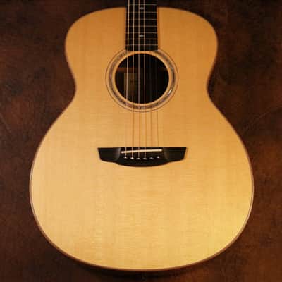 (Pre-owned) Goodall Jumbo Concert Sitka spruce with Rosewood image 2