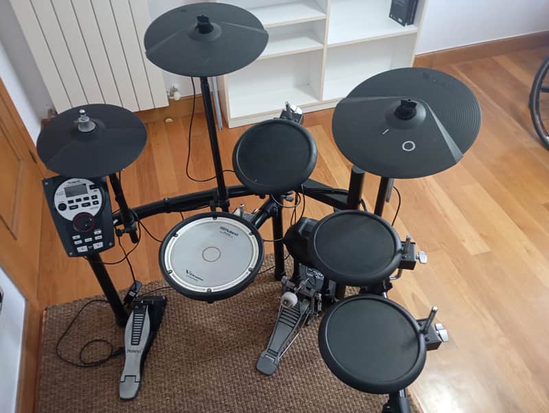 Roland TD-11K V-Drum Kit with Mesh Snare Pad 2010s - Black image 1