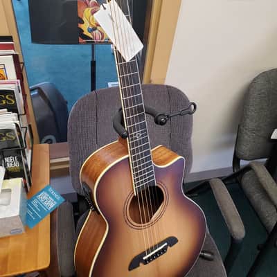 Alvarez Artist Little Jumbo Travel Electric/Acoustic Sunburst Spruce image 3