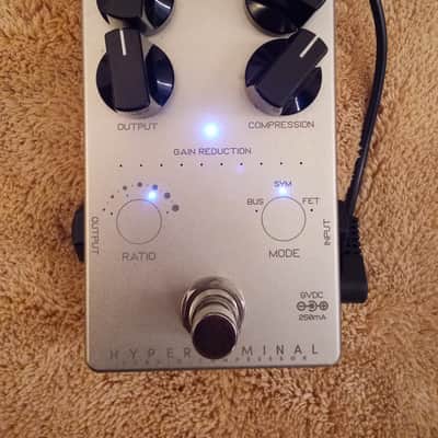 Darkglass Electronics Hyper Luminal Hybrid Compressor 2018 - Present Silver image 5