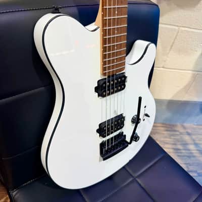 🌟B-Stock🌟 Sterling by Music Man SUB Axis~White W/Black Binding Electric Guitar image 3