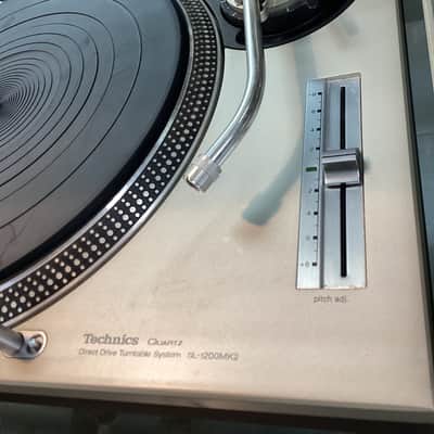Technics SL-1200MK2 1979 - 2010 - Silver image 3